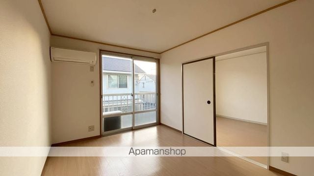 シャンポール芳泉D棟の内装写真
