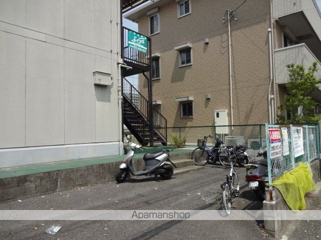 山本ハイツの玄関写真