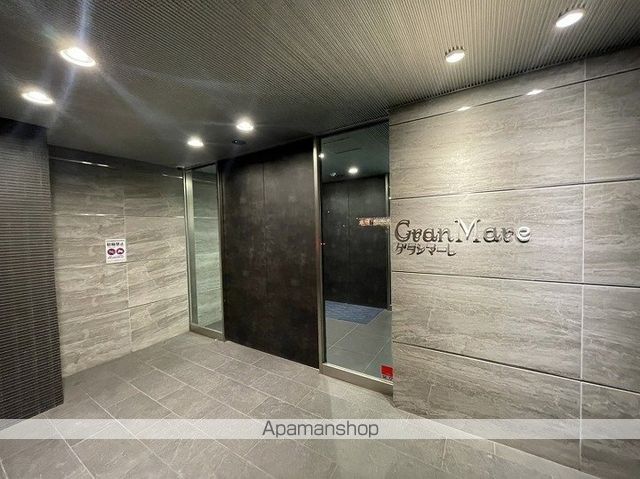 グランマーレ小路駅前の玄関写真