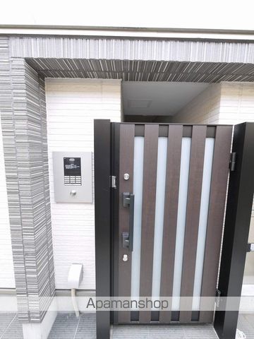 シャレー中目黒カワベ第18の玄関写真