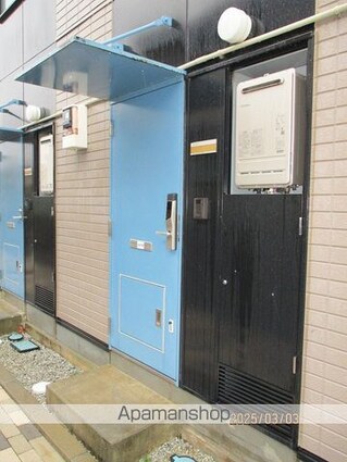 レオパレスマノワール[2DK/49.68m2]のエントランス