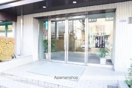 ニューハイツ中落合[3LDK/71.58m2]のエントランス