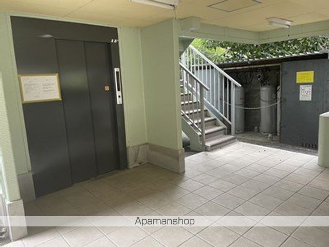 プラネ本山の玄関写真