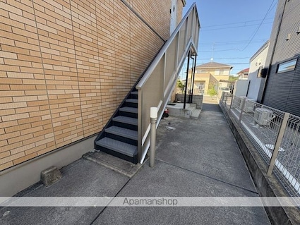 滋賀県野洲市永原[2LDK/53.98m2]のエントランス1