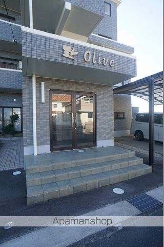 OLIVEの玄関写真