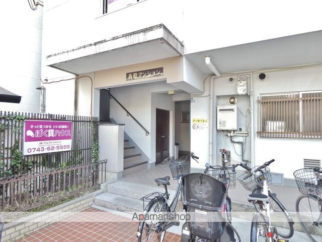 高殿マンションの玄関写真