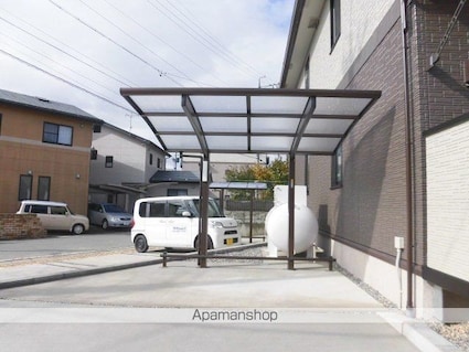 カイン[1LDK/32.61m2]の駐車場2