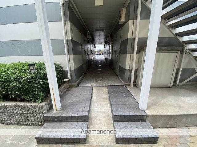 レオパレスルミエールの玄関写真