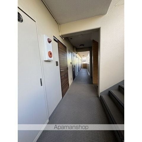サンピアオカヤスの玄関写真