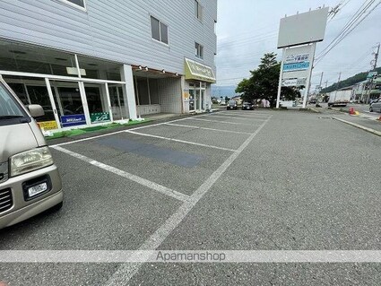 長野県茅野市塚原２丁目[店舗/343.14m2]の駐車場