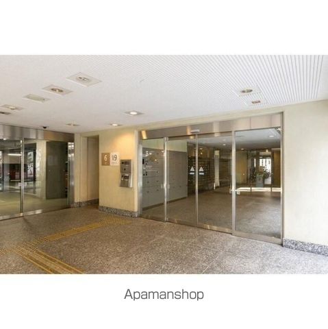 東雲キャナルコートCODAN19号棟の玄関写真