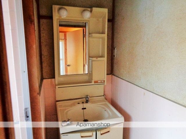 予讃線 伊予西条駅 徒歩28分 1階建 築43年の内装写真