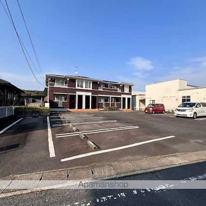 カームリー[2LDK/58.86m2]の駐車場2