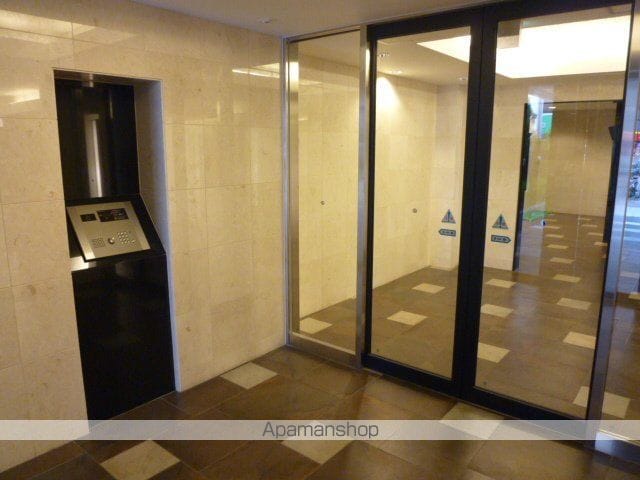 コスモプレミアムベイ大阪の玄関写真