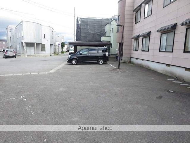 パークシティ中央[2LDK/50.1m2]の駐車場2