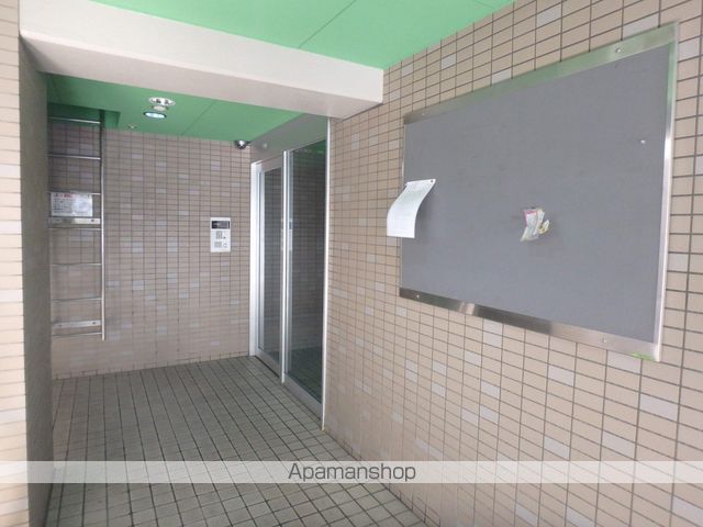 アビタシオン新大江の玄関写真