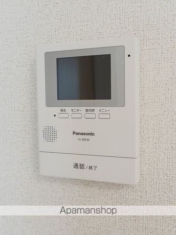 ヴィラ シャングリラ高田 Bの内装写真