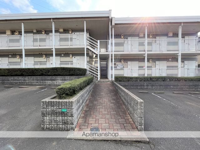 レオパレスメルベーユ竹ノ内の玄関写真