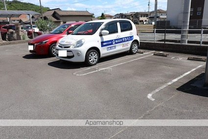 広島県福山市新涯町４丁目[1K/31.02m2]の駐車場
