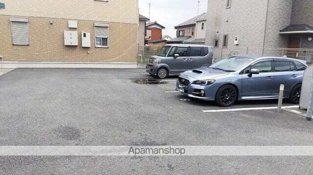 東京都あきる野市草花[2LDK/55.75m2]の駐車場