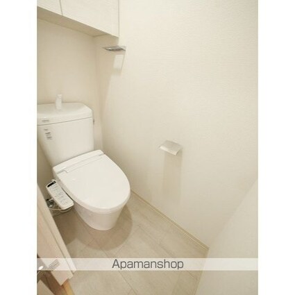コンフォリア赤羽岩淵[1R/31.7m2]のトイレ