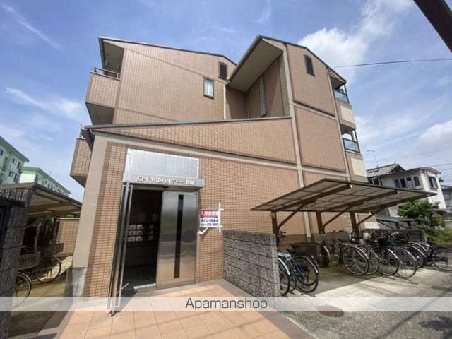 ロイヤルハイツ一津屋