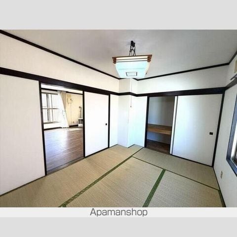 美しが丘2ー8一棟2戸の内装写真