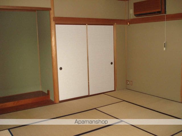 ロイヤル東海川原町の内装写真