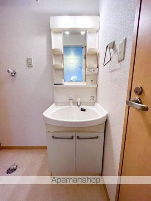 和歌山県和歌山市井辺[2LDK/52.6m2]の洗面所