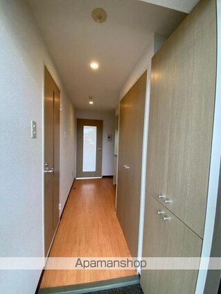 スクエアーガーデン三条[1K/21.7m2]の玄関