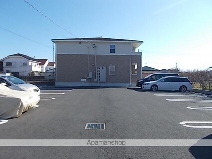 シャルマン・Ｙ[1LDK/46.06m2]の駐車場