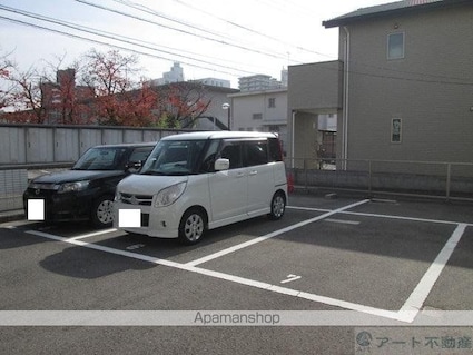 越智ハイツ[1R/24.15m2]の駐車場1