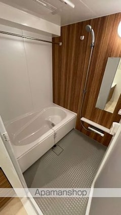 ＲｏｙａｌＰａｒｋｓ船橋[2LDK/68.25m2]のバス