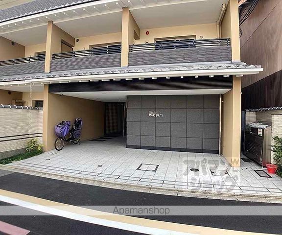 グラシア堺町御門の玄関写真