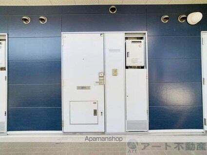 レオパレスプレミール[1K/22.35m2]のエントランス1