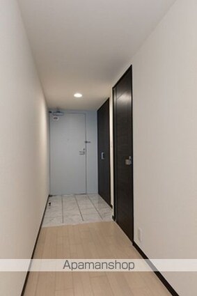 リバー＆タワー[2LDK/68.2m2]の玄関