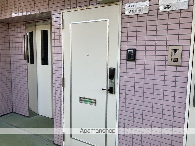 リバティープラザ天神尾の玄関写真