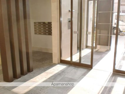 セイクレッド[3LDK/72.5m2]の共用部1