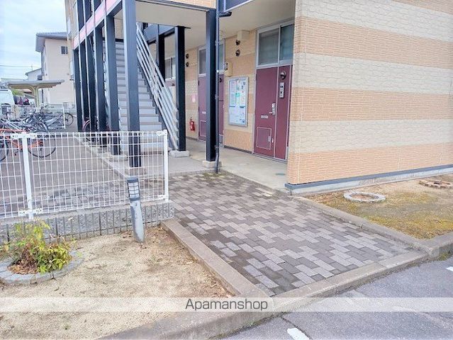 レオパレスピースフル 稲月の玄関写真