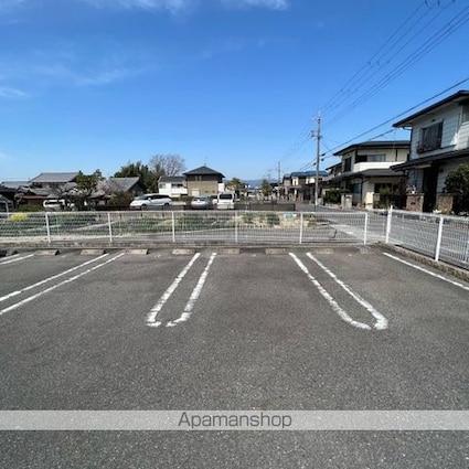 プラシード　コルソ[1R/32.94m2]の駐車場2