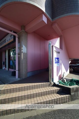 プラムハイツの玄関写真