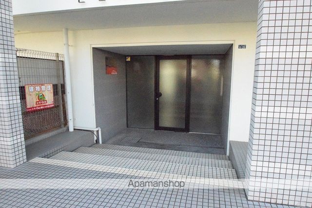 エリゼ本厚木の玄関写真