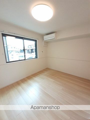 ワイズ IIIの内装写真