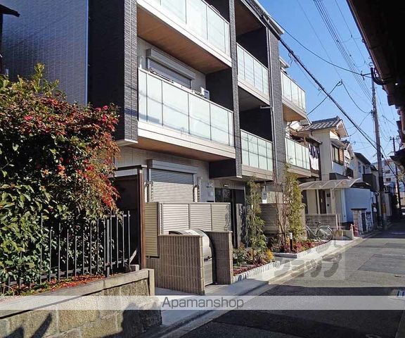 シャーメゾン岩松伏見稲荷の外観写真