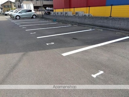 レオパレスボア　ソルテ[1K/23.18m2]の駐車場2