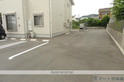 ニューカーサ・ＳⅡ　Ｂ[1LDK/46.68m2]の駐車場