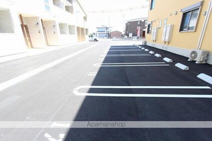 ルーベル太田Ｃ[1LDK/47.08m2]の駐車場