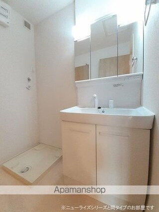 フリッシュ　Ｈ[2LDK/59.55m2]の洗面所