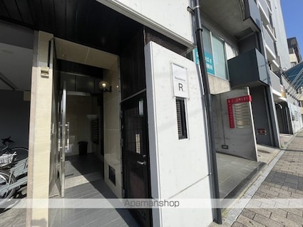 Ｒｅｓｉｄｅｎｃｅ　Ｒ（旧Ｃａｌｍ上幟町）[1R/18.25m2]のエントランス2