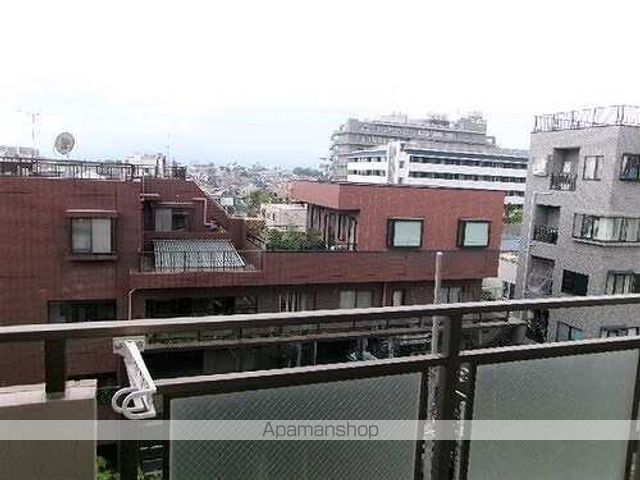 ライオンズガーデン三鷹第2の玄関写真